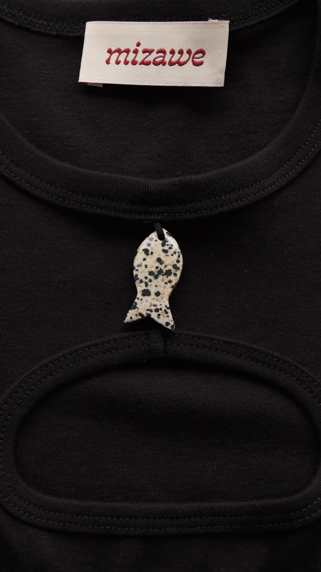 close up of palma top in black